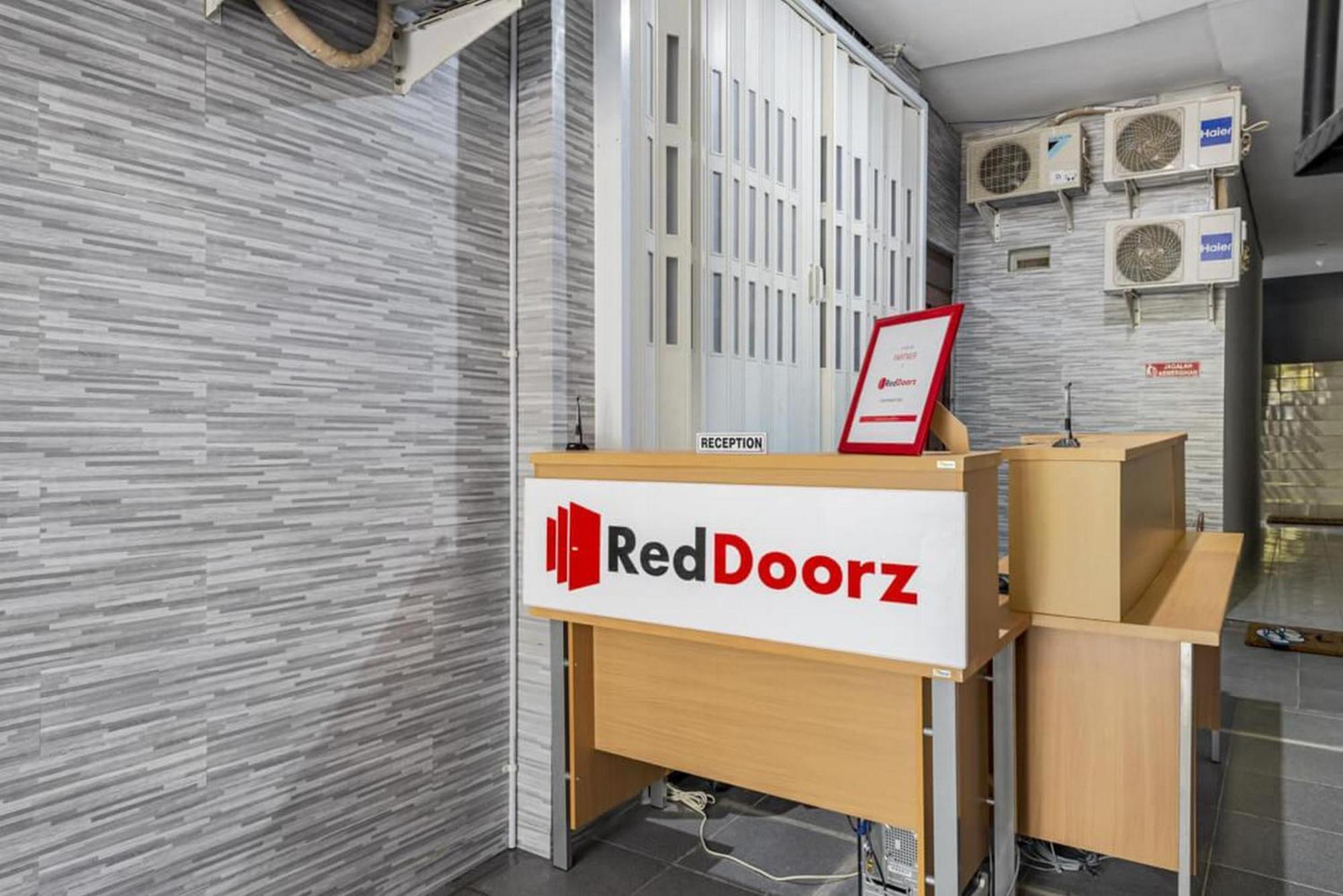 Reddoorz @ Jemursari Surabaya 2 מראה חיצוני תמונה